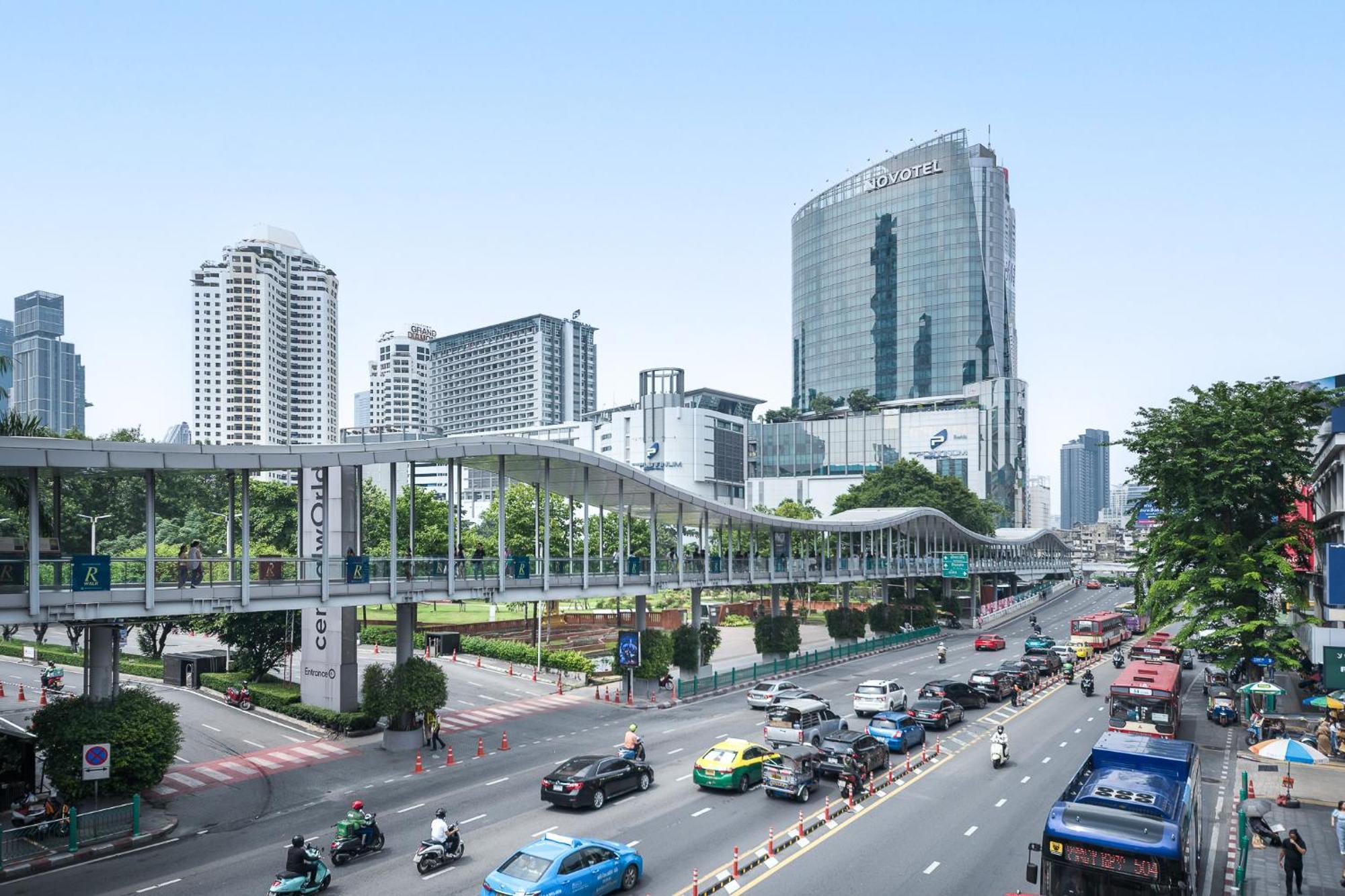 Platinum Deluxe Shopping Apartments 曼谷 外观 照片