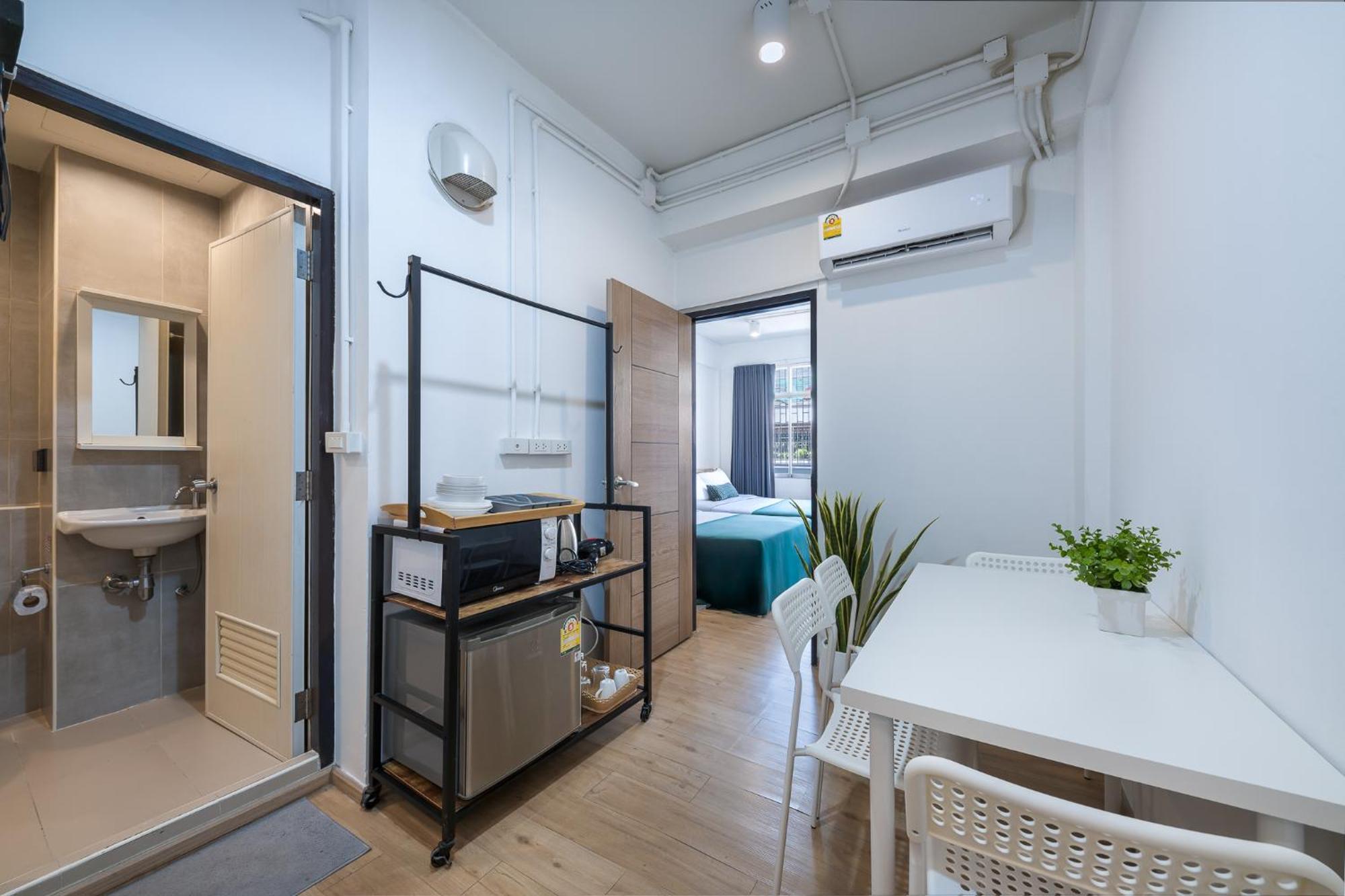 Platinum Deluxe Shopping Apartments 曼谷 外观 照片