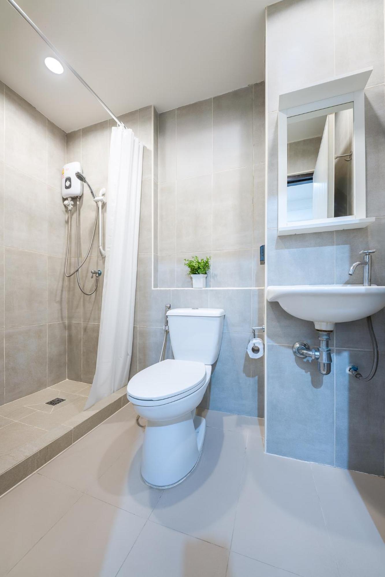 Platinum Deluxe Shopping Apartments 曼谷 外观 照片