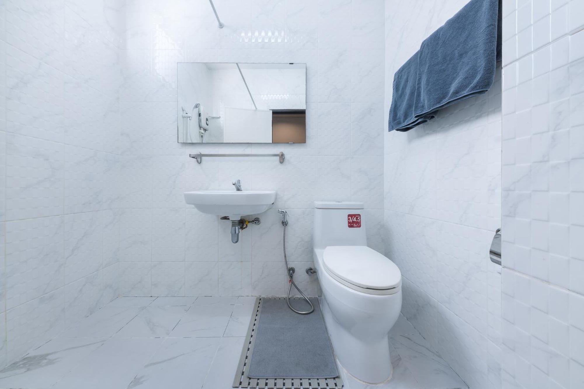 Platinum Deluxe Shopping Apartments 曼谷 外观 照片